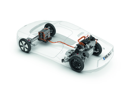 La chaîne cinématique de la Volkswagen XL1 : le pack de batteries est à l'avant, le groupe hybride diesel à l'arrière.